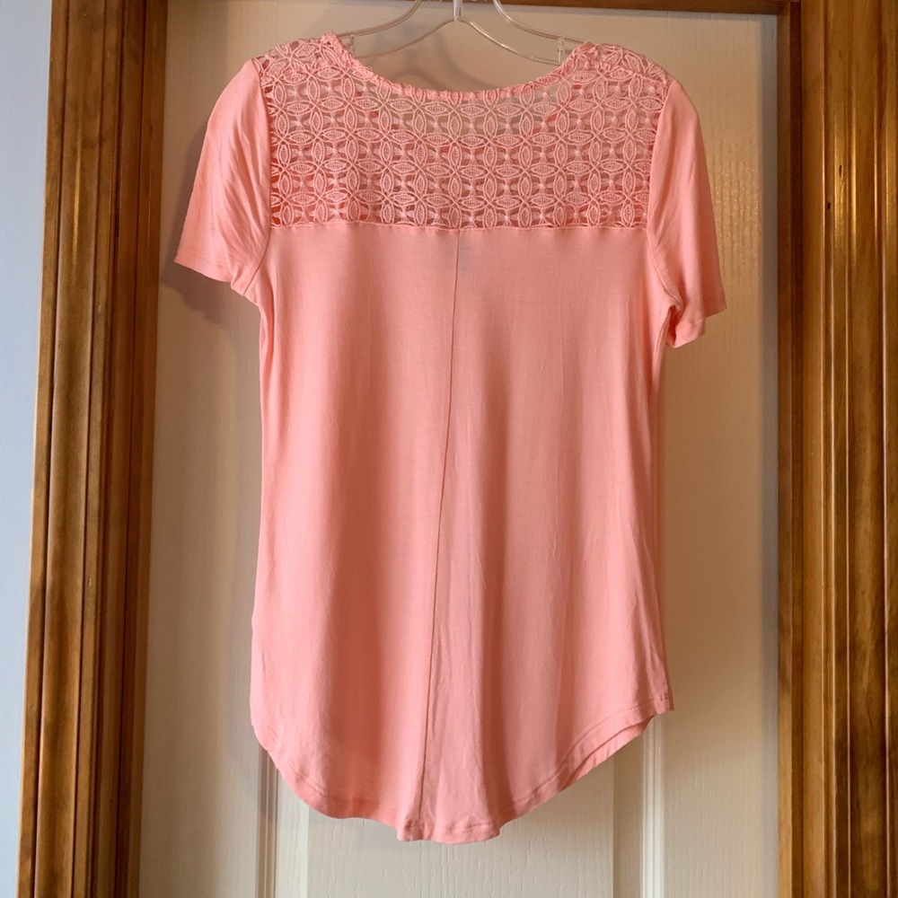 Women’s Top - Picture 3 of 4